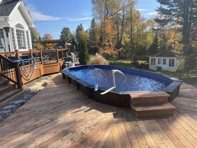 Deck piscine Terrebonne